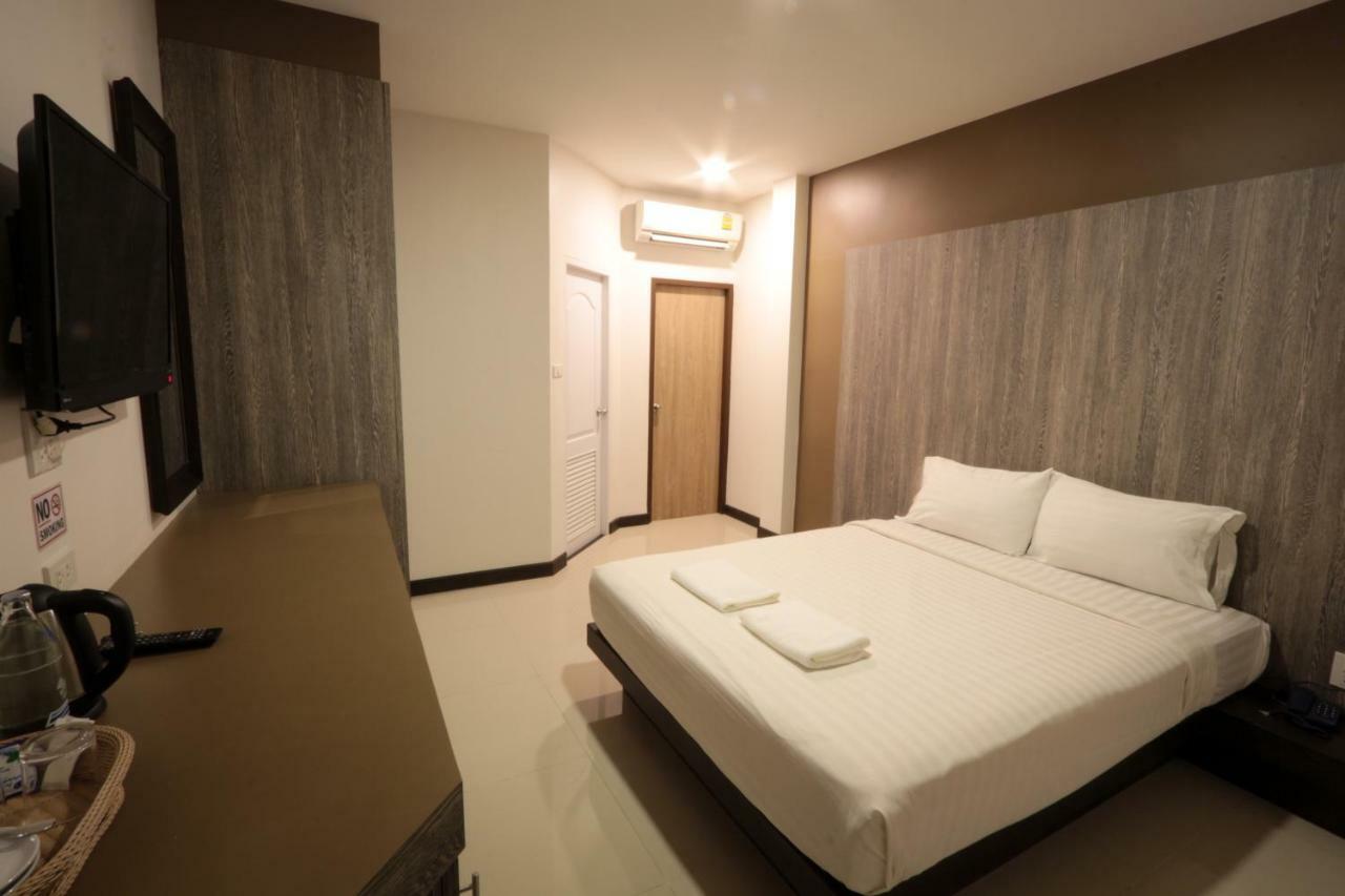 Fortune Surin Hotel Exterior photo